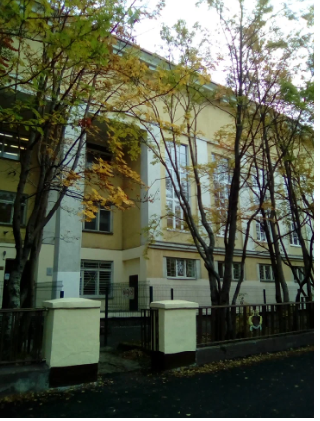 Гимназия со стороны главного входа по пр. Ленина Гимназия со стороны главного входа по пр. Ленина